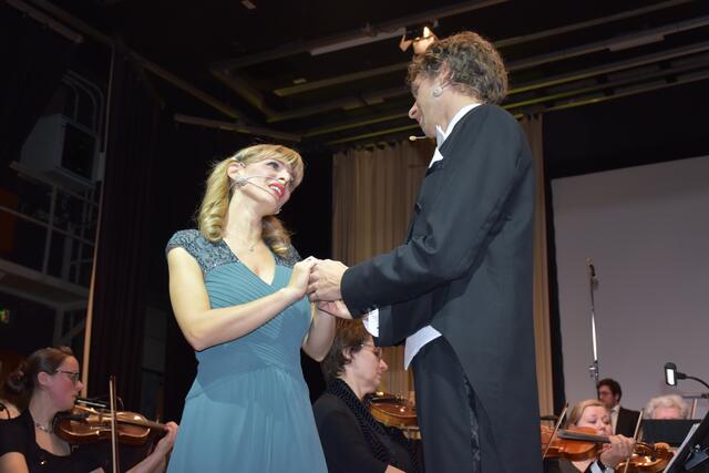 Privat und auf der Bühne ein eingespieltes Team: Jelena und Florian Widmann. | Foto: Waltraud Fischer