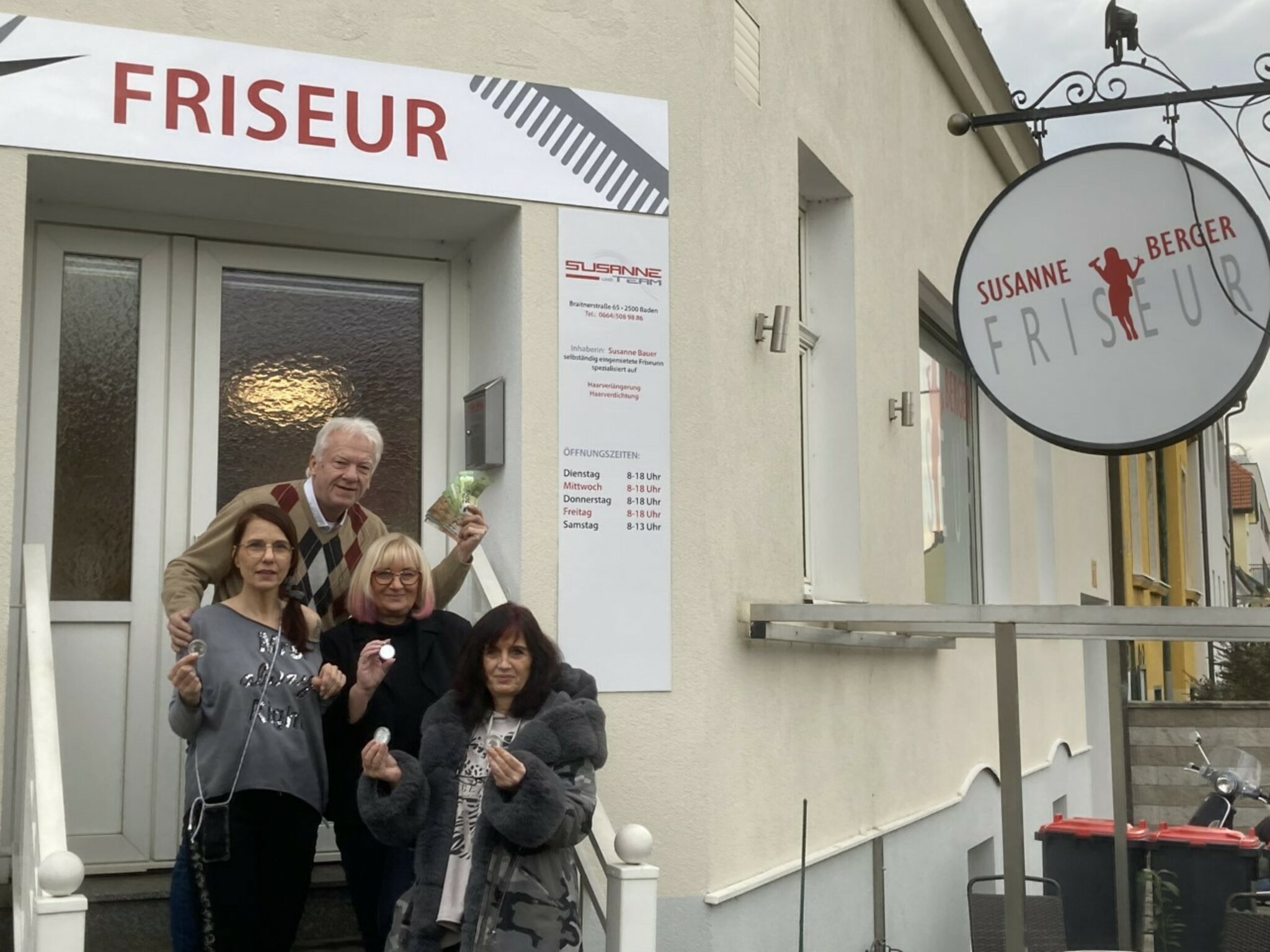 Wohltätig: Badener Sozialmarkt bekommt 900 Euro Spende vom Friseursalon ...