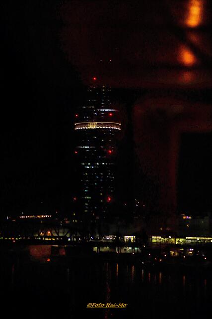 Leider mit Reflexion - der Milleniumstower