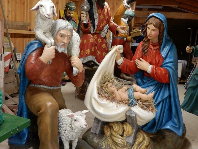 Die Figuren sind überlebensgroß und detailreich ausgeführt. | Foto: Anni Dersch