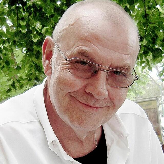 Autor Günther Zäuner liest in der Osteria Allora aus seinen Kriminalromanen. | Foto: Zäuner