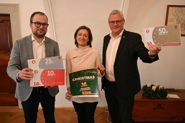 Bürgermeister Thomas Steiner mit dem 1. Vizebürgermeister und Stadtmanagement-Obmann Istvan Deli (l.) sowie Geschäftsführerin Margit Sommer.  | Foto: Eisenstadt
