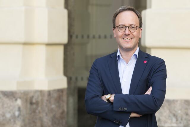 Die Politik müsse die Gerechtigkeit vorleben, mahnt der Neos Tirol Klubobmann Oberhofer. | Foto: © NEOS