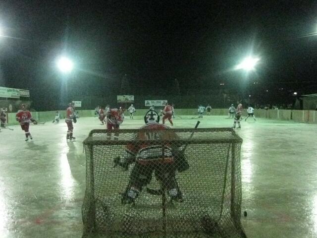 Beim Freiluftspiel vor zehn Jahren: Das "Winter Classic" ist Eishockey-Tradition in St. Josef. | Foto: Red Bulls St. Josef