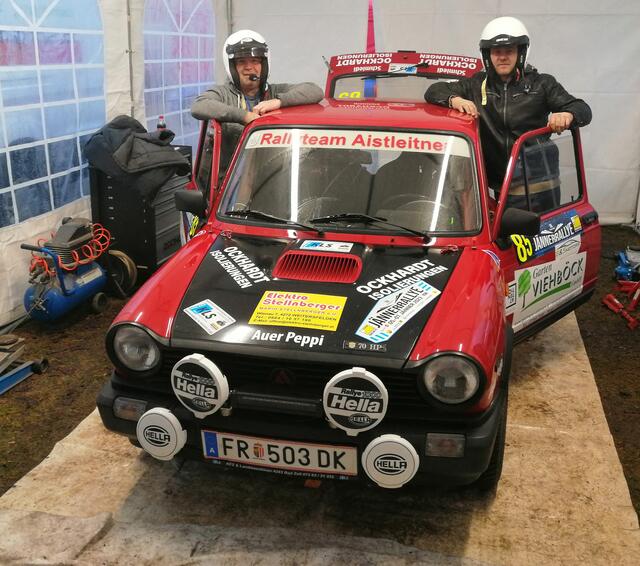Co Robert Linhart und Bernhard Astleitner aus Weitersfelden mit ihrem Lancia A112 LX. 