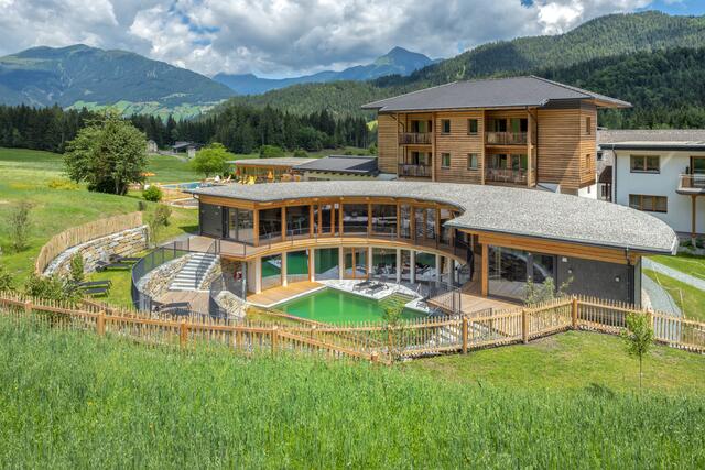 Das Familienhotel Kreuzwirt holt sich den 3. Platz in Kärnten | Foto: HPhoto - Hannes Pacheiner