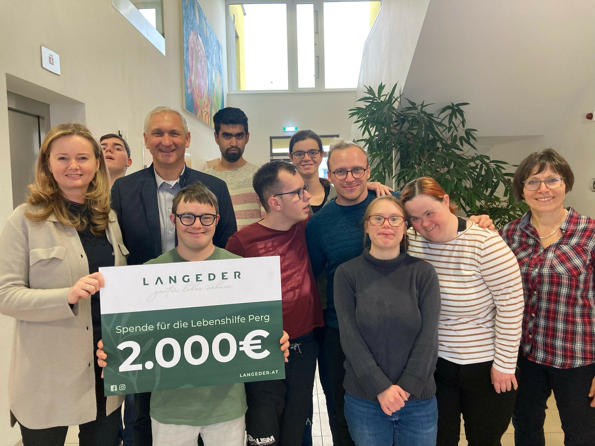 Spende: Firma Langeder unterstützt die Lebenshilfe-Werkstätte Perg - Perg