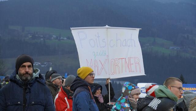 Maximilian Ortner aus der nationalen Gruppe schaffte die Quali für den Bewerb am Freitag locker. Sein Fanclub freute sich. | Foto: Felix Hallinger