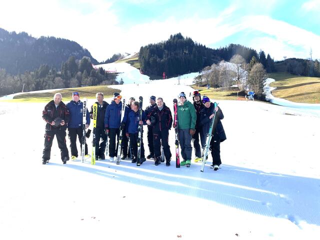  Hahnenkammrennen 2023: "Grünes Licht" für die 83. Hahnenkammrennen Illustration 