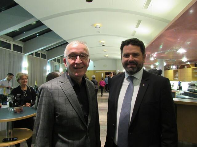 Bgm. Herbert Mayer und Kulturstadtrat Peter Vöhl freuten sich zahlreiche Besucher beim Neujahrskonzert in Landeck begrüßen zu können. 