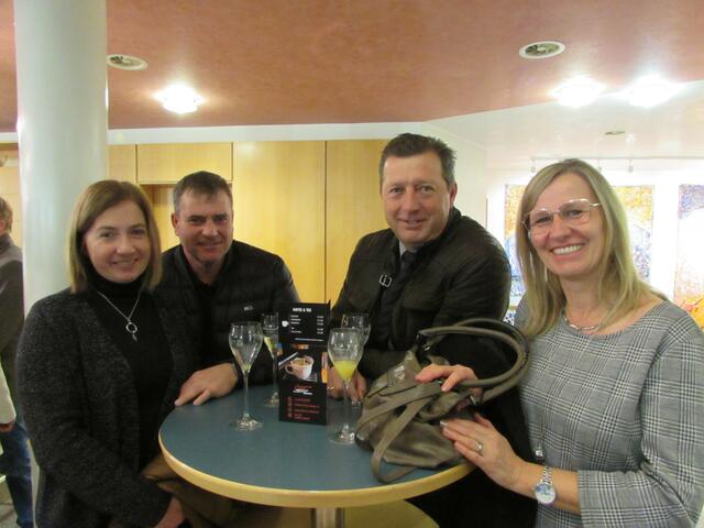 Freunde aus dem Paznaun unter sich: Irmi und Paul Sailer, Lisi und Martin Stark.  