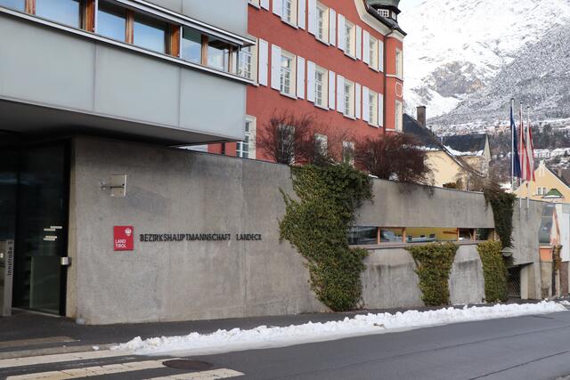 Bei der Bezirkshauptmannschaft Landeck wurden 2022 360 neue Gewerbe angemeldet. | Foto: Othmar Kolp