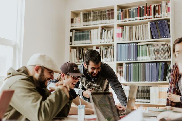 Lust auf Weiterbildung? Ab sofort läuft die Anmeldung für die Kurse der Volkshochschule. | Foto: Unsplash/Priscilla Du Preez