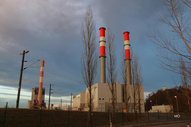 Fernheizkraftwerk Mellach, im Hintergrund
