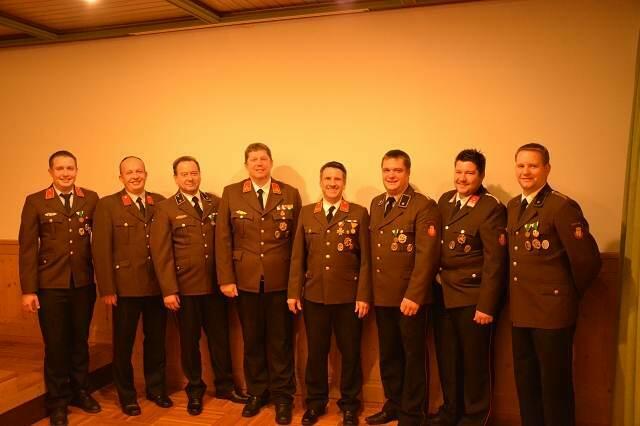 Das neue Kommando: (v.l.n.r)  BI Alex Hörndler, BI Wolfgang Kafka, Kassier Helmut Hartl, Kdt. Thomas Kerschbaumsteiner, Kdt.Stv. Werner Kronsteiner, Gerätewart Thomas Gsöllpiointner, LuN Kdt. Albert Stubauer, Schriftführer Christoph Leppen