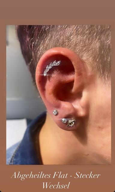 Neben der Piercing-Leistung wird auch eine große Auswahl an Schmuck geboten. | Foto: Privat