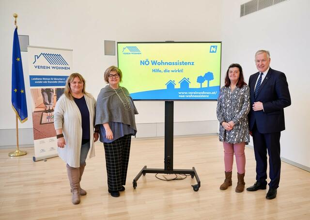 „Verein Wohnen – NÖ Wohnassistenz unterstützte 2022 rund 2.100 Haushalte durch Erstberatung“: Patricia Grünauer, Ingrid Neuhauser, Agnes Dziwisz und Landesrat Martin Eichtinger
  | Foto: NLK Pfeiffer