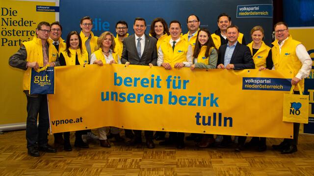 Gerhard Figl, Roman Friedrich, Nicole Kerck, Theodor Oitzl, Christina Löblich, Christian Katholitzky, Christoph Kaufmannn, Gudrun Edhofer, Bernhard Heinreichsberger, Mathias Holzer, Nadine Fallbacher, Lucas Sobotka, Johann Höfinger, Rosa Raab und Franz Aigner | Foto: Christian Nowotny