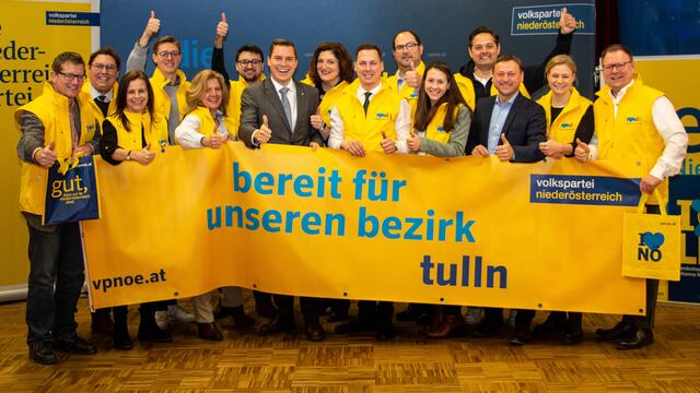 Gerhard Figl, Roman Friedrich, Nicole Kerck, Theodor Oitzl, Christina Löblich, Christian Katholitzky, Christoph Kaufmannn, Gudrun Edhofer, Bernhard Heinreichsberger, Mathias Holzer, Nadine Fallbacher, Lucas Sobotka, Johann Höfinger, Rosa Raab und Franz Aigner | Foto: Christian Nowotny