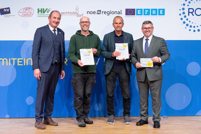  v.l.n.r: Franz Gausterer (NÖ.Regional), Vzbgm. Daniel Steinbach (Kaltenleutgeben), GGR Peter Pikisch (Hinterbrühl), LR Ludwig Schleritzko | Foto: Michael Kofler