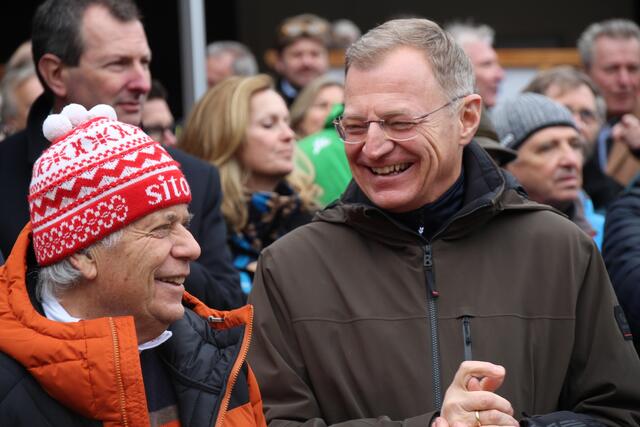 Peter Schröcksnadel (li.) im Gespräch mit Landeshauptmann Thomas Stelzer