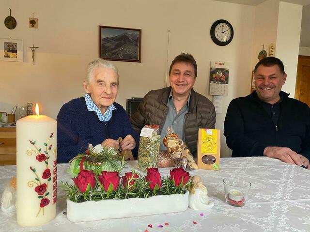 102. Geburtstag von Frau Burtscher Frieda
 | Foto:  Fliri Anneliese