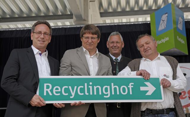 Im Juni 2011 feierten die Stadtwerke Kufstein die Eröffnung des neuen Recyclinghofes. | Foto: Stadtwerke/Hans Osterauer (Archivbild)