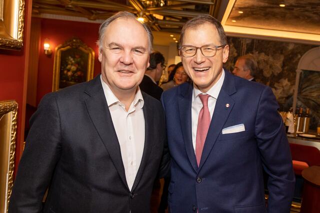 Thomas Gindele, Hauptgeschäftsführer Deutsche Handelskammer in Österreich mit Oliver W. Braun, Hoteleigentümer.  | Foto: Christian Mikes