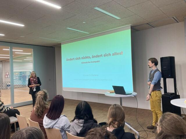Direktorin Eva Zillinger und Experte Florian Schlederer | Foto: KLG