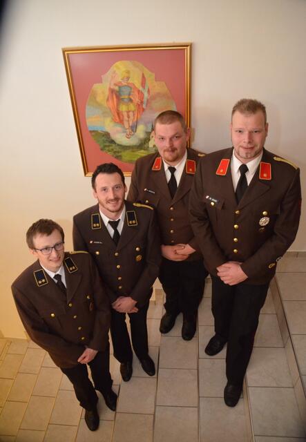 Das neu gewählte Kommando der FF-Pfons: Schriftführer Klemens Woertz, Kassier Manuel Auer, Kdt.-Stv. Helmut Möschl und Kdt. Markus Mair | Foto: FF Pfons