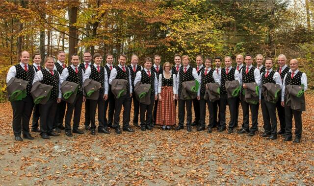 Die Sängerrunde Zlan freut sich darauf, endlich wieder zum Ball laden zu können.  | Foto: www.photo-baurecht.com