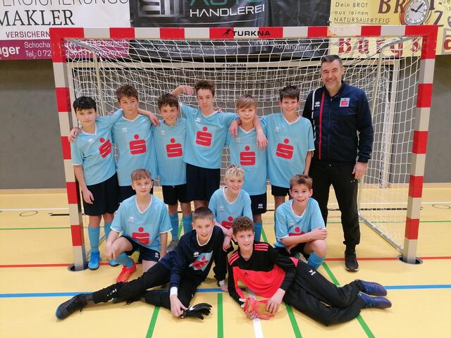 Die Bad Kreuzner Sportmittelschüler, am Bild mit Betreuer Matthias Froschauer, präsentierten sich in Rohrbach stark. | Foto: Froschauer