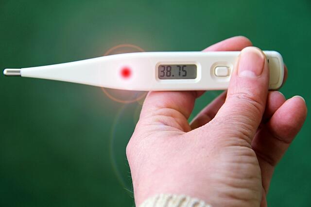 Mit „SteadyTemp“ entfällt das wiederholte Fiebermessen mit einem Thermometer. | Foto: Pixabay/Gundula Vogel