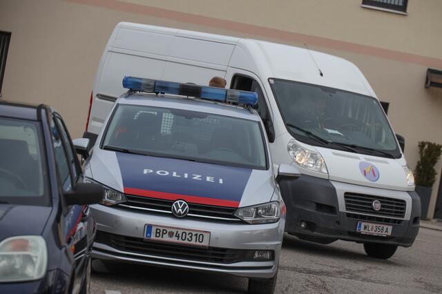 Erneut gab es am 13. Januar Gas-Alarm um das Areal der Firma Bussetti in Marchtrenk. Die Feuerwehr musste für Messungen ausrücken. | Foto: laumat.at