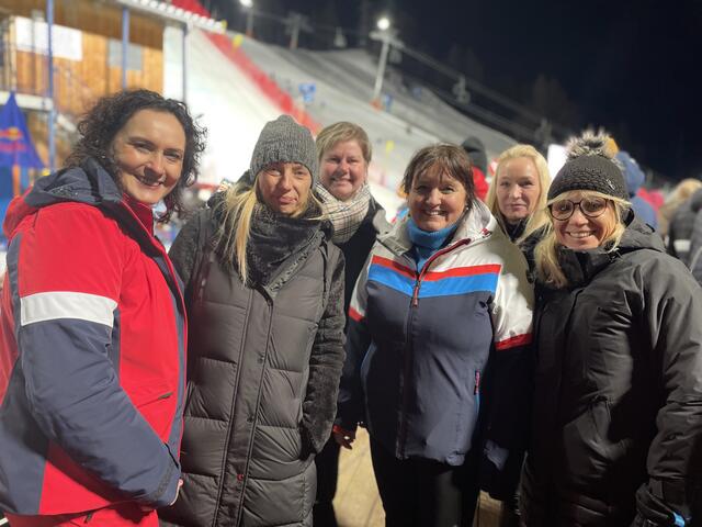 Landesrätin Juliane Bogner-Strauß (2. v. l.) mischte sich unter die Ehrengäste. | Foto: Verderber
