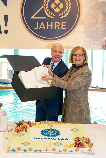 Zum 20-Jahre-Jubiläum lud das Resort der VAMED Vitality World zur feierlichen Festveranstaltung mit u.a. Landeshauptfrau Johanna Mikl-Leitner, dem Vorstandsvorsitzenden der Vamed, Ernst Wastler | Foto: Philipp Bergermayer