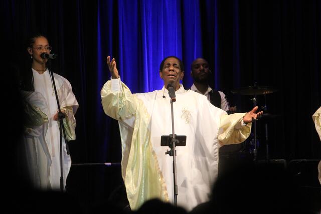 Dwight Robson ist der musikalische Direktor des bekannten Golden Voices of Gospel Chor. | Foto: RegionalMedien Steiermark/Hofmüller