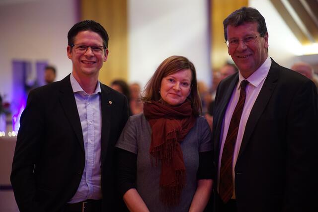 Feierten den Neujahrsempfang mit der Stadtgemeinde: Der ehemalige Imster Stadtpolitiker und nunmehrige Bundesrat Christoph Stillebacher, Bezirkshauptfrau Eva Loidhold und Jakob Wolf (v.l.), Bürgermeister von Umhausen und Klubobmann der Tiroler Volkspartei im Landtag | Foto: Manuel Matt