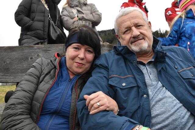 Guggi und Bibi genossen die Show der zahlreichen Hexengruppen. | Foto: Kendlbacher
