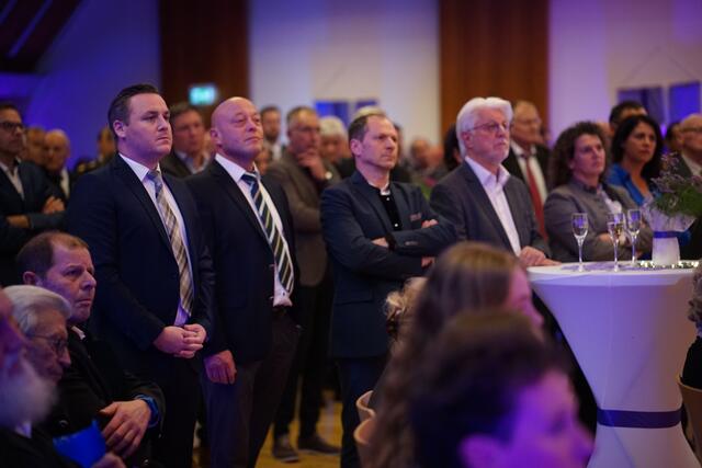 Einige unter vielen: Stadtrat Richard Aichwalder, die Gemeinderate Markus Huter und Norbert Praxmarer sowie Altbürgermeister Gerhard Reheis (v.l.) | Foto: Manuel Matt