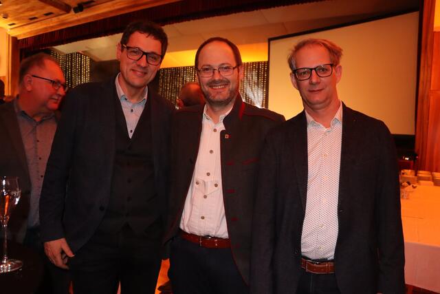 Bauernbunddirektor Peter Raggl, LK-Bezirksstellenleiter Peter Frank und AMS-Leiter Gerhard Kubin (v.li.). | Foto: Siegele