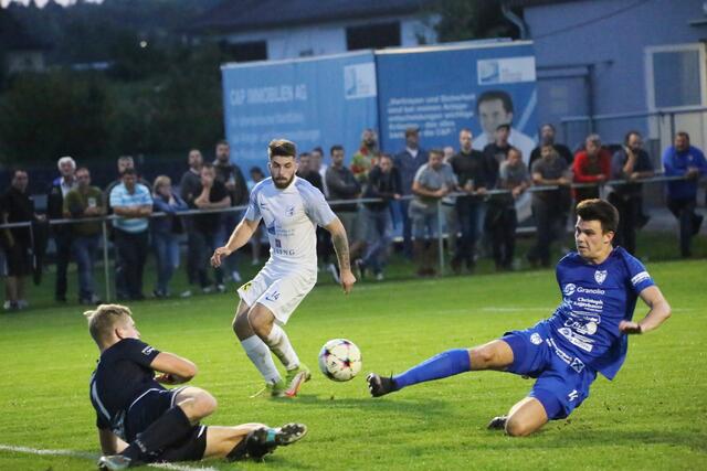 Timotej Polanc (Mitte) führt mit zwölf Toren in der Schützenliste der Landesliga und startete die Vorbereitung gleich mit vier Treffern im ersten Trainingsspiel. | Foto: schmidbauer