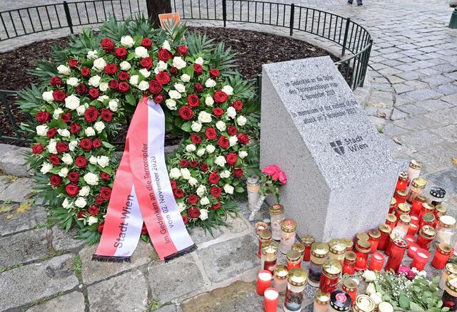Jahre nach dem Terroranschlag in Wien, wird den Opfern gedacht. | Foto: PID/Jobst