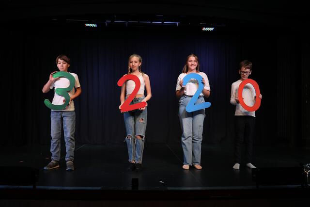 Weit in der Zukunft .... spielt unser Musicalworkshop.