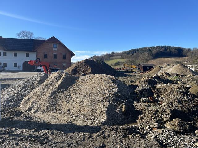 Derzeit liegt vor Ort noch alles "in Schutt und Asche" | Foto: BRS/Moser