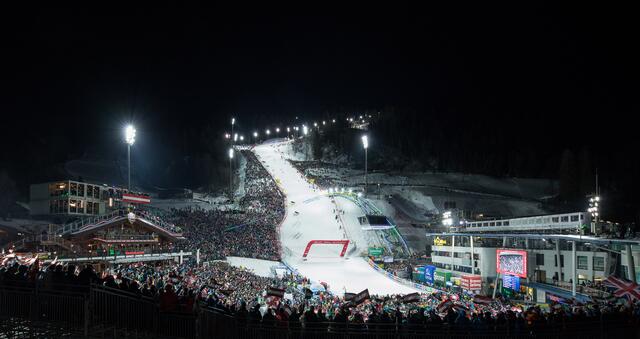 Am 24. Jänner wird der legendäre Nachtslalom von Schladming ausgetragen. Am Tag darauf findet erstmals ein Flutlicht-Riesentorlauf auf der Planai statt. | Foto: Martin Huber