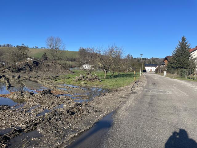 Die enge Zufahrt könnte ein Problem für große Wohnwägen sein. | Foto: BRS/Moser