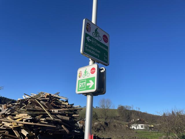 Ein Fahrradweg führt in den nahegelegenen Kurpark Bad Schallerbach. | Foto: BRS/Moser