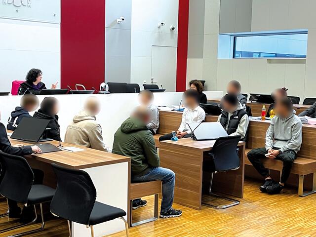 Aufsehen erregender Prozess um Schüsse auf Kinder mit Gasdruck-Pistolen und Softgun-Waffen. | Foto: Heigl