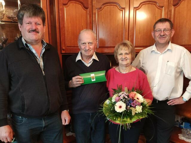 50. Hochzeitstag: GV Adolf Horvath, Eduard und Brigitte Karlovits, Bgm. Anton Szmolyan | Foto: Gemeinde Weiden b. Rechnitz